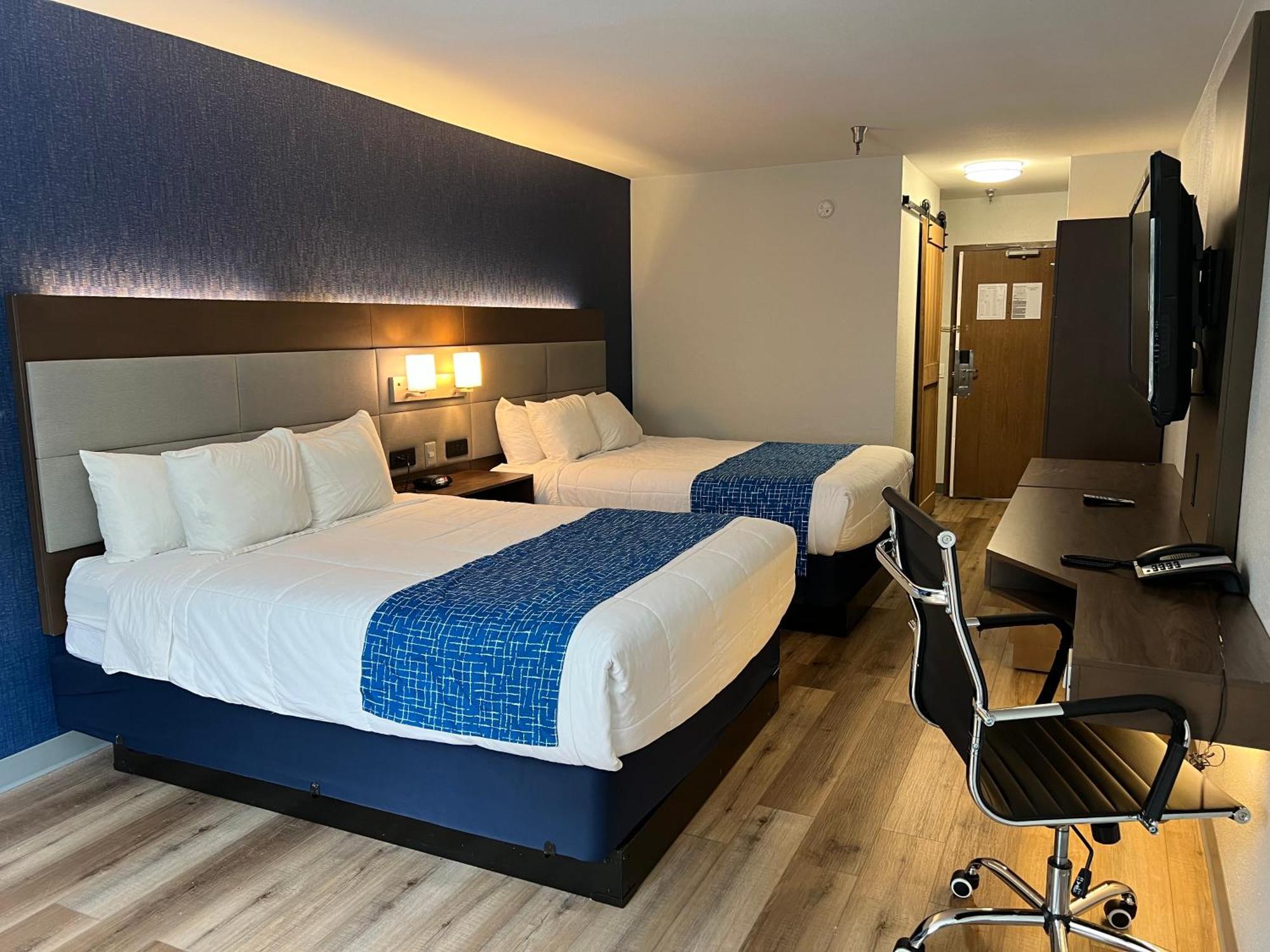 Zimmer mit 2 Queensize-Betten und Balkon - Nichtraucherzimmer