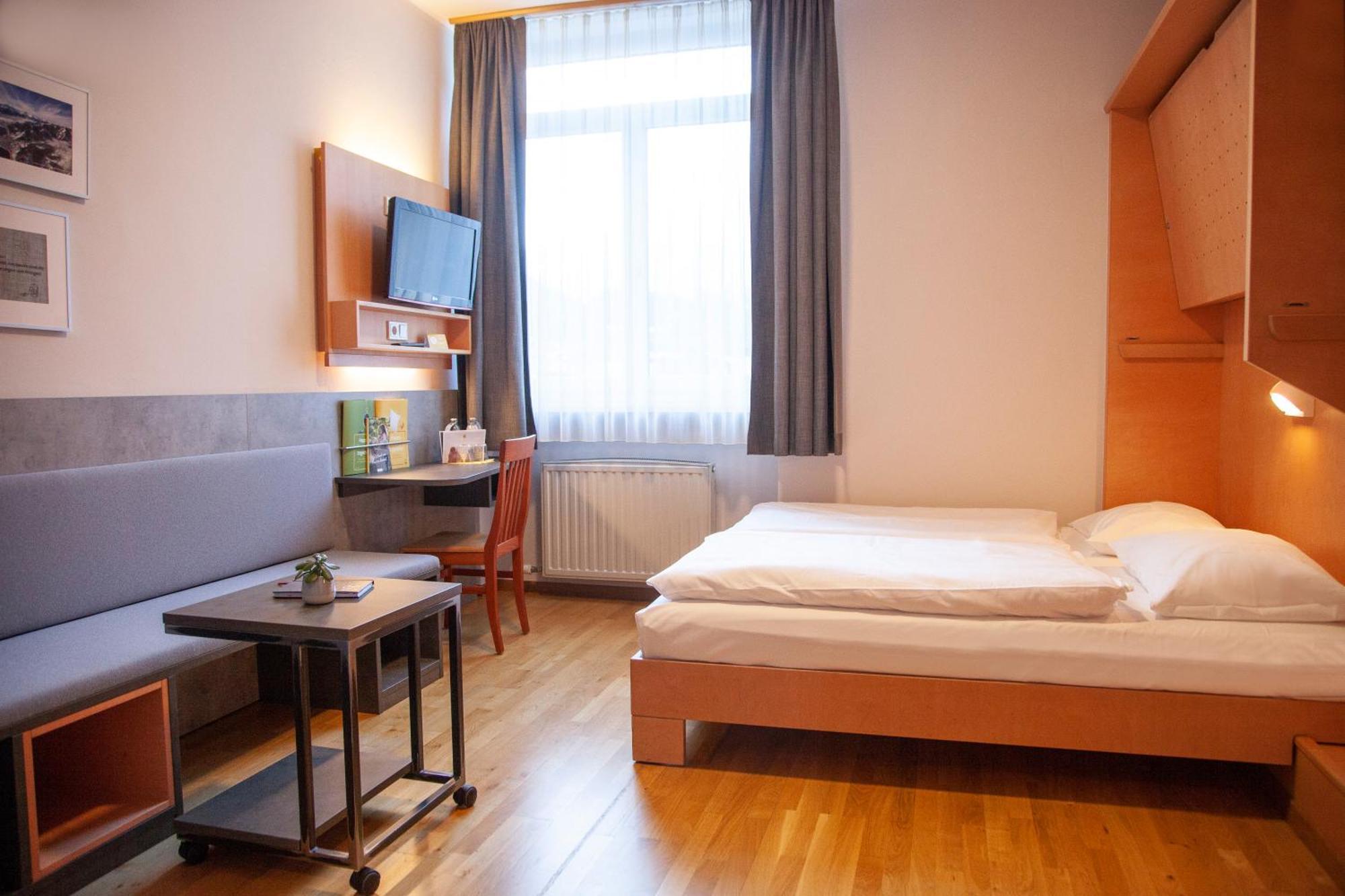 Dreibettzimmer