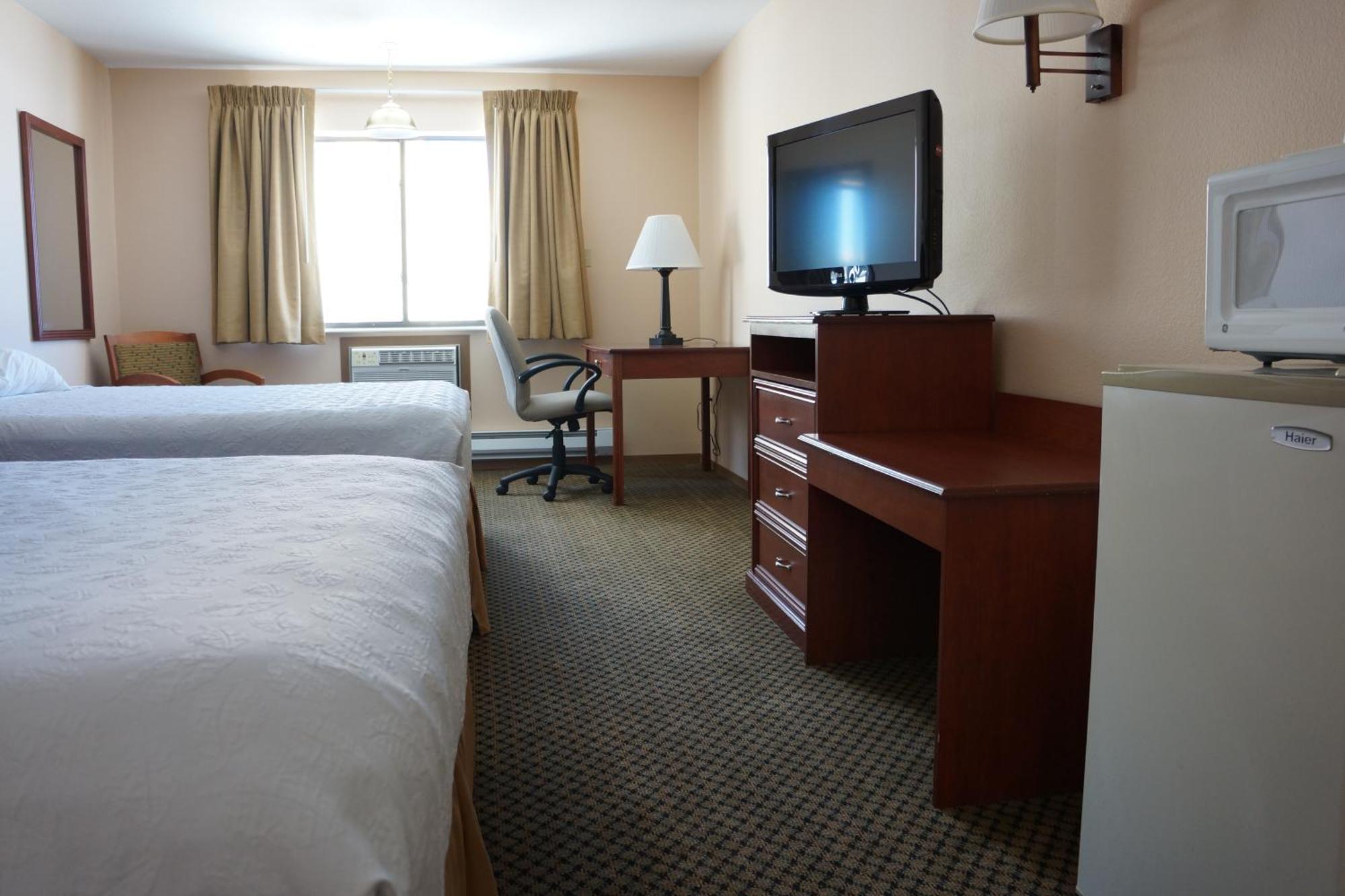 Standard Double Queen Room