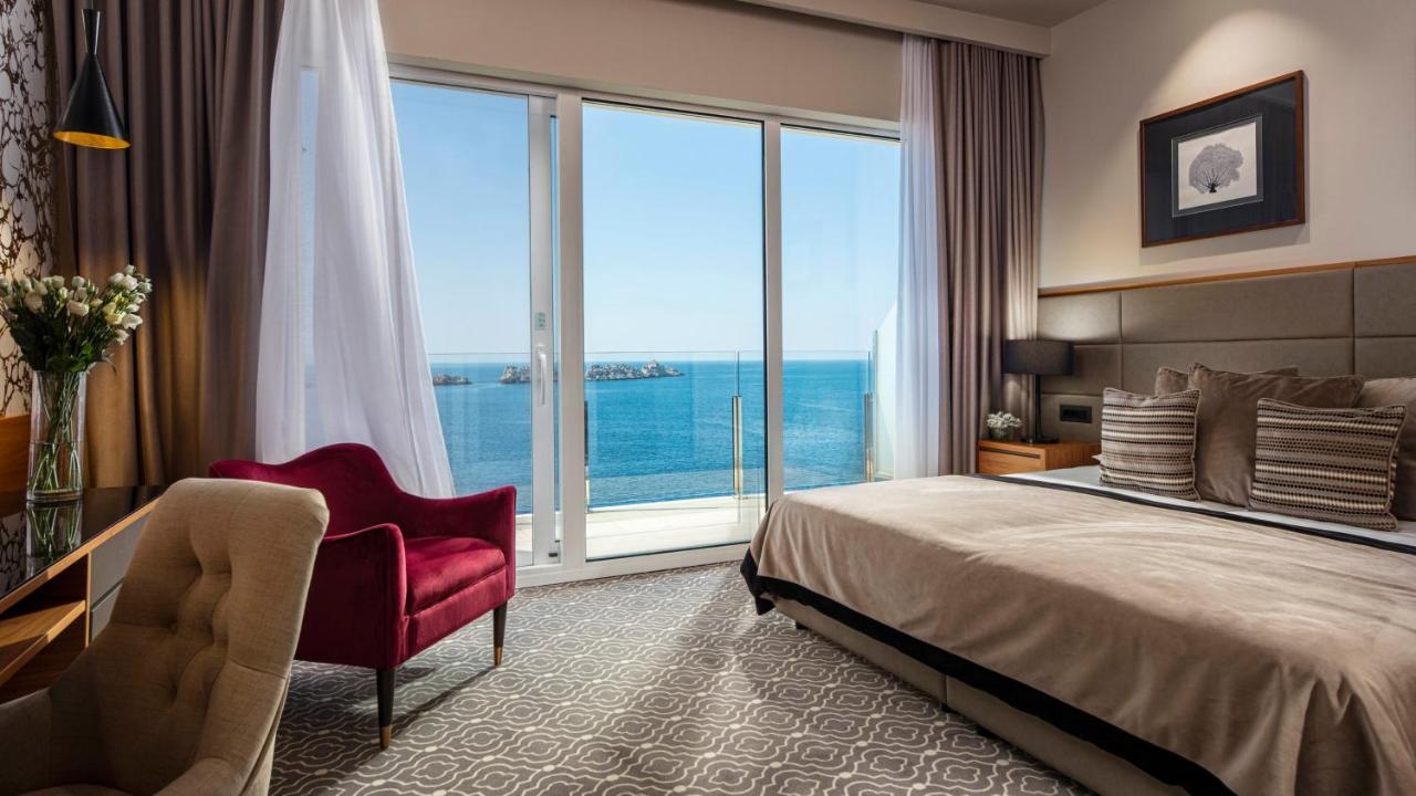 Camera Luxury Matrimoniale/Doppia con Letti Singoli con Balcone e Vista Mare