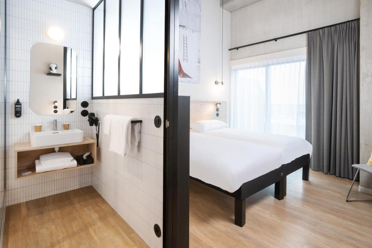 Standaard Tweepersoonskamer met 2 Aparte Bedden en een Balkon