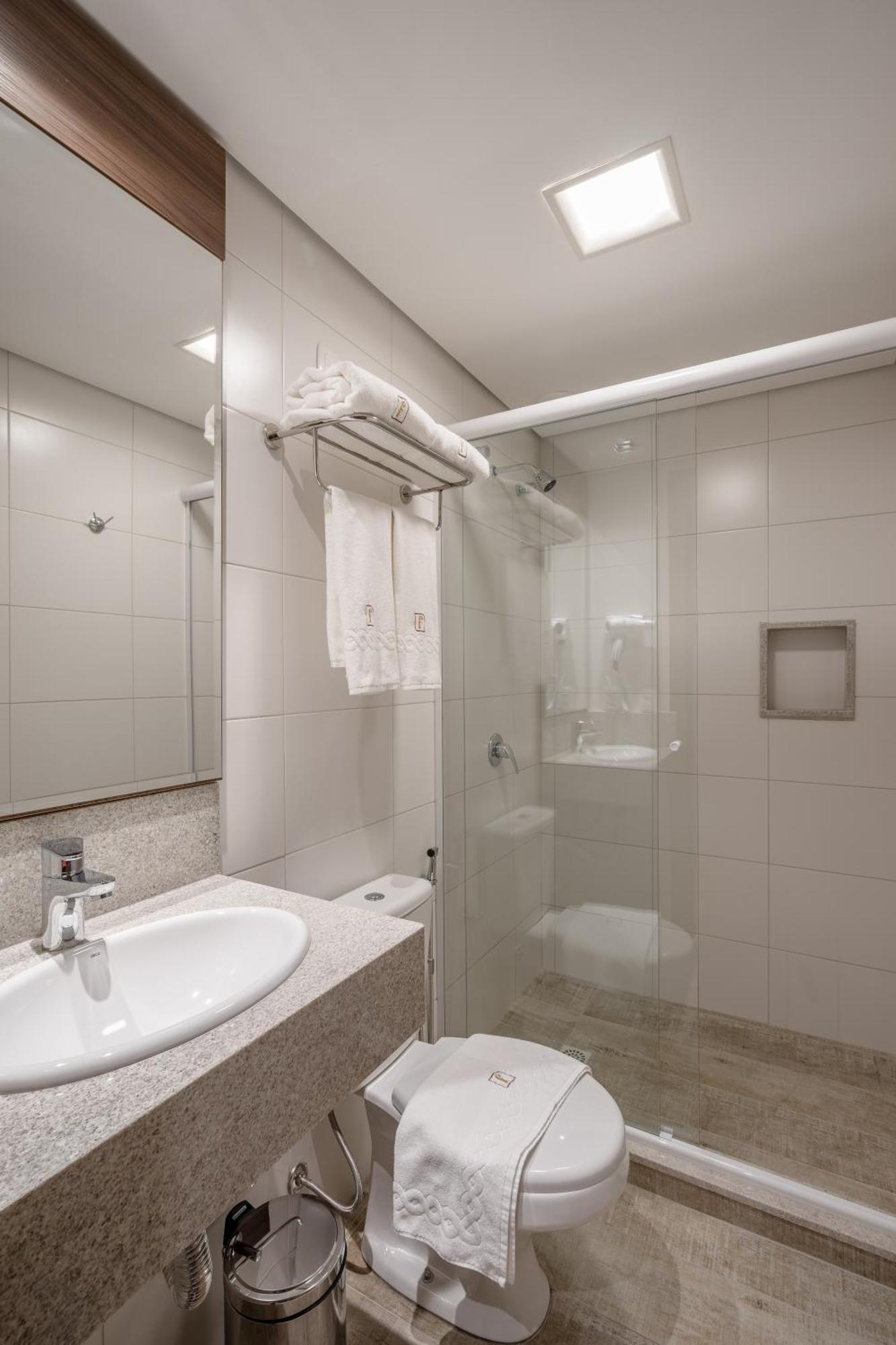Quadruple Suite King-size bed Spa Bath,1496965390:JPEG