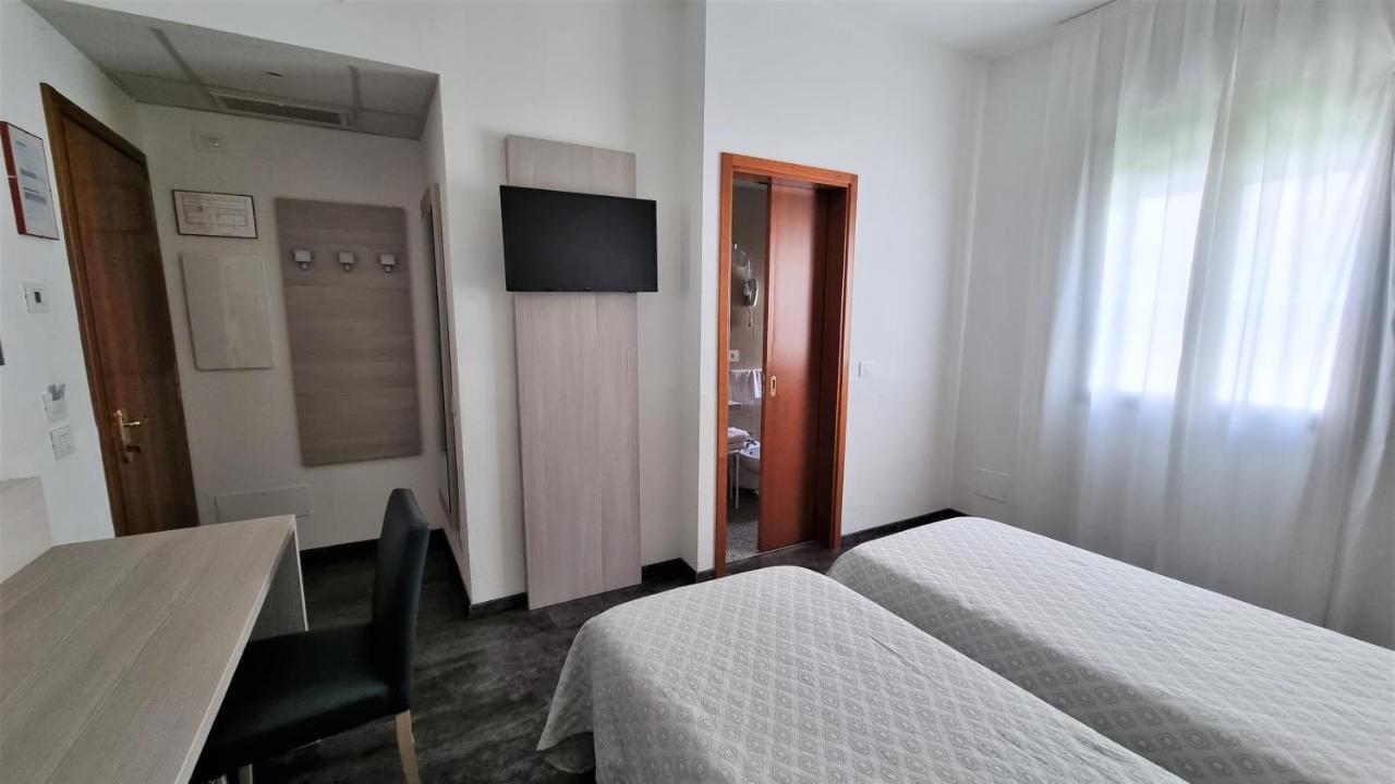 Double or Twin Room,1233828785:JPEG