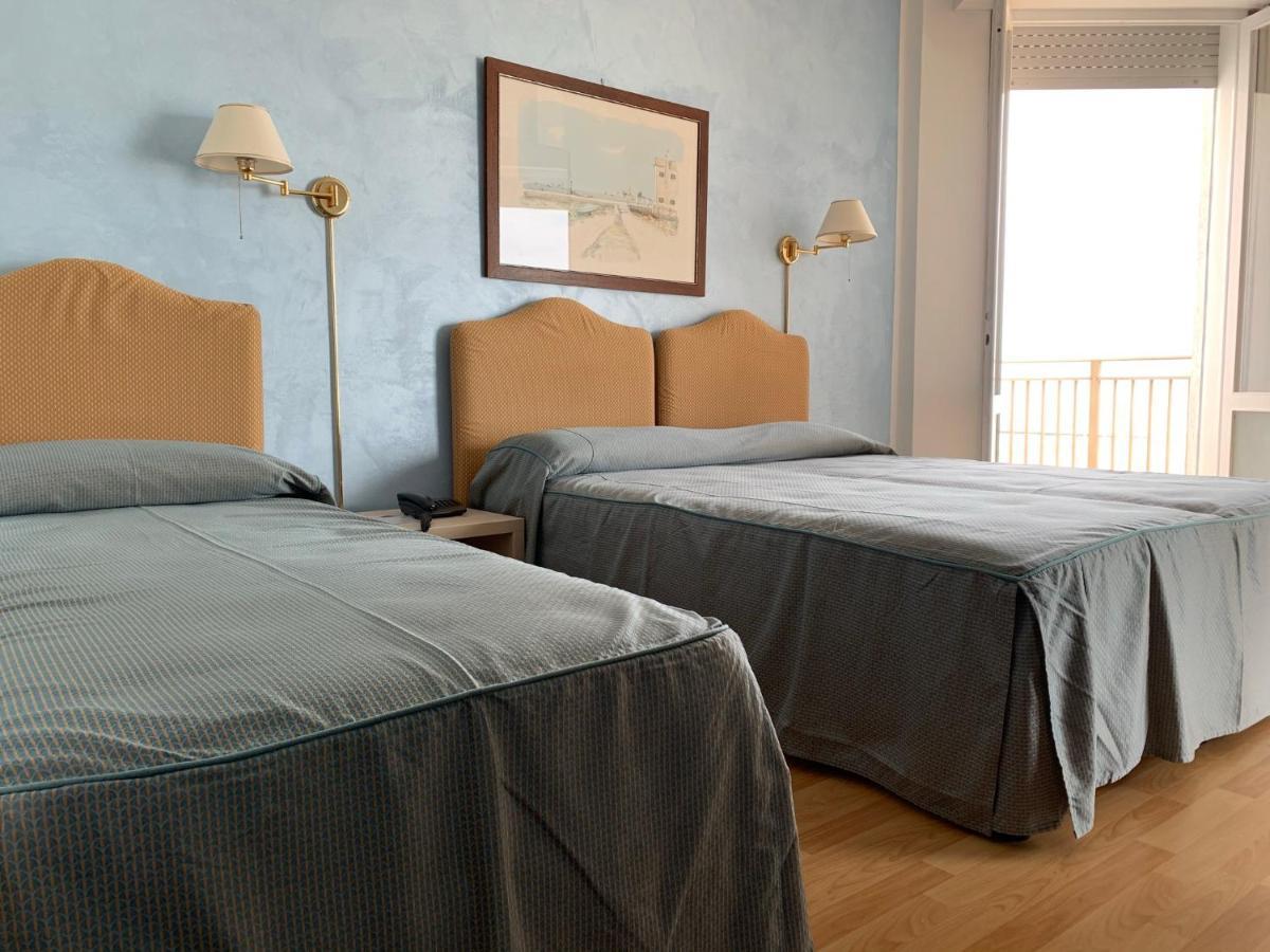 Camera Matrimoniale Standard con Letto Supplementare