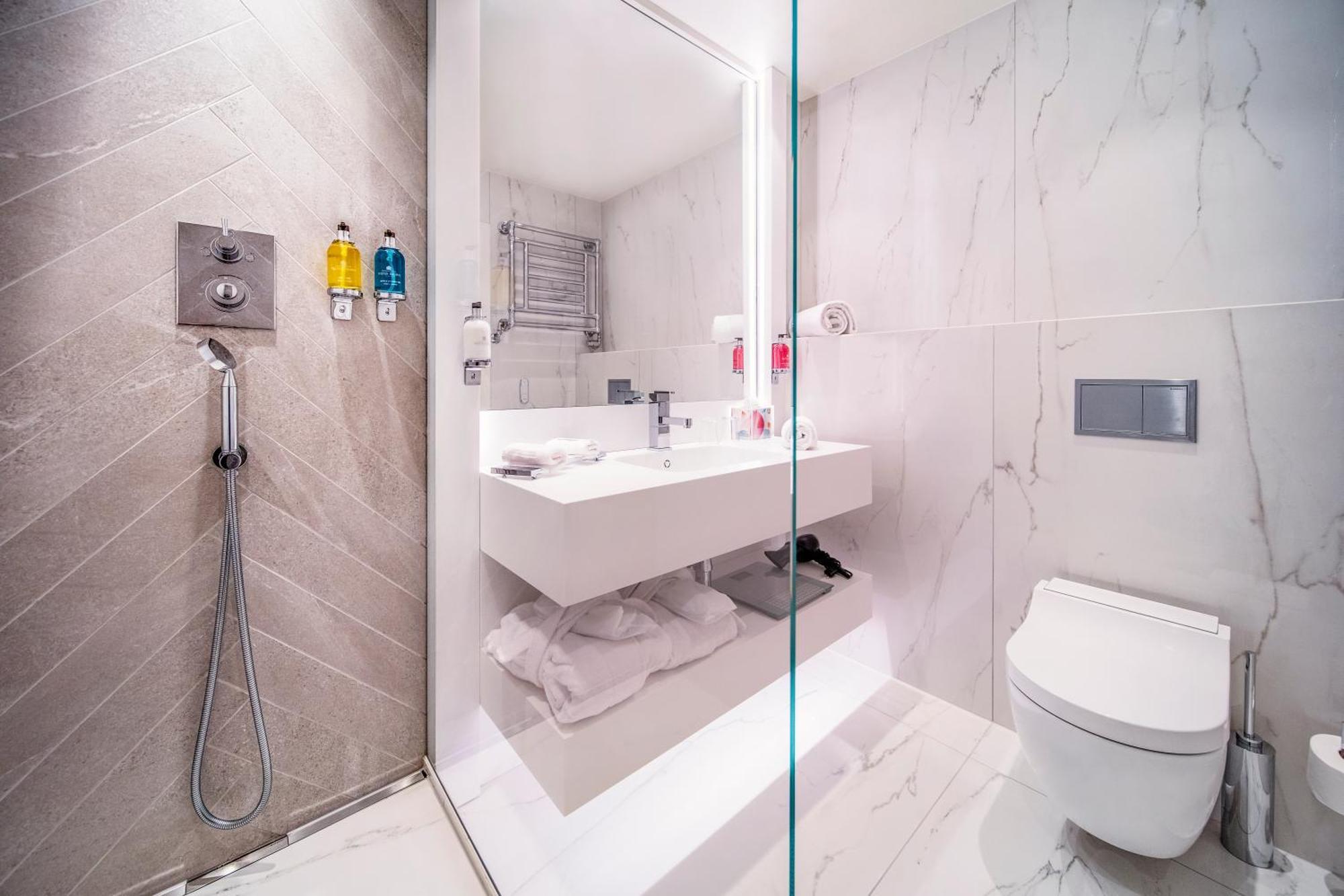 Oferta exclusiva - Habitación Superior reformada de 28 m²