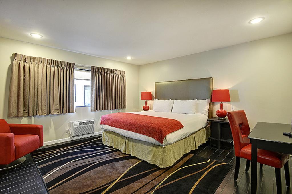 Standard Zimmer mit Kingsize-Bett