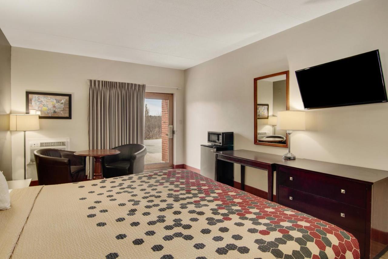 Standard King Room - Non-Smoking