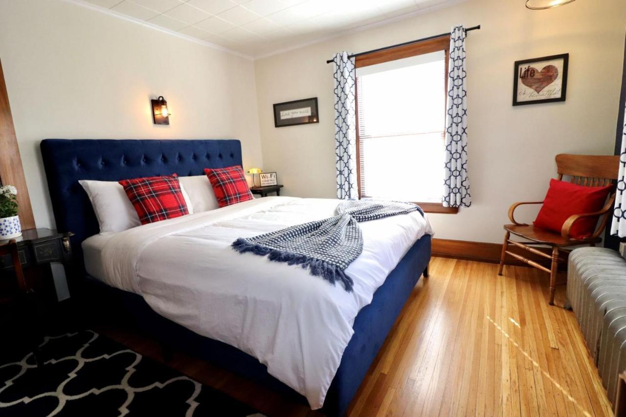 Deluxe King Suite