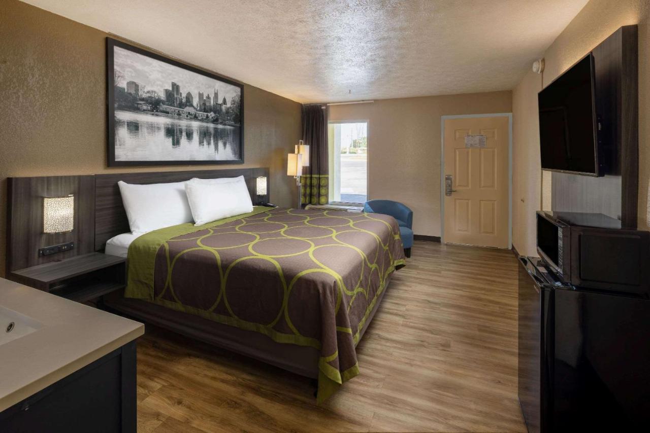 1 King Bed, Mobility Accessible Room, Roll-In Shower, Non-Smoking
