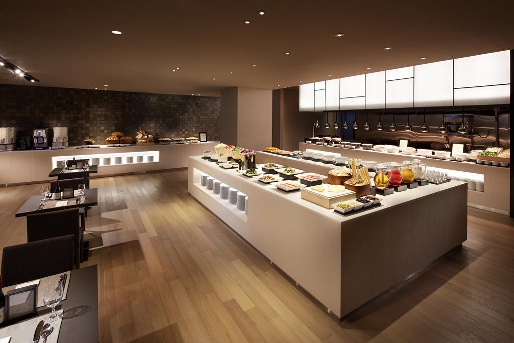 [Business 1 Pax Breakfast PKG] Standard Double Room City View