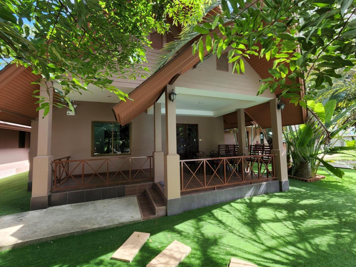 Two-Bedroom Bungalow with Living Room (4 Adults),1246703740:JPEG