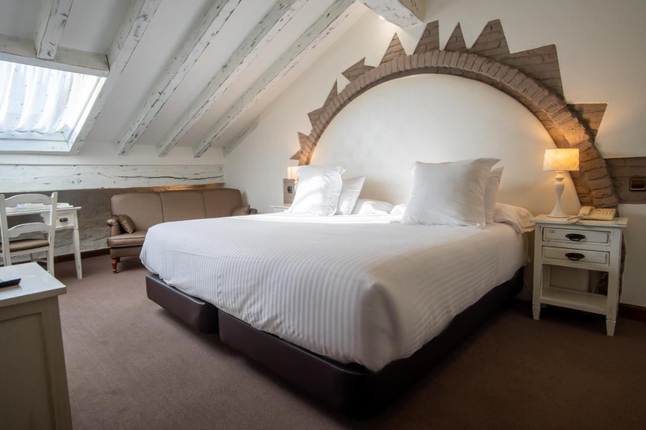 Double or Twin Room,1284480298:JPEG