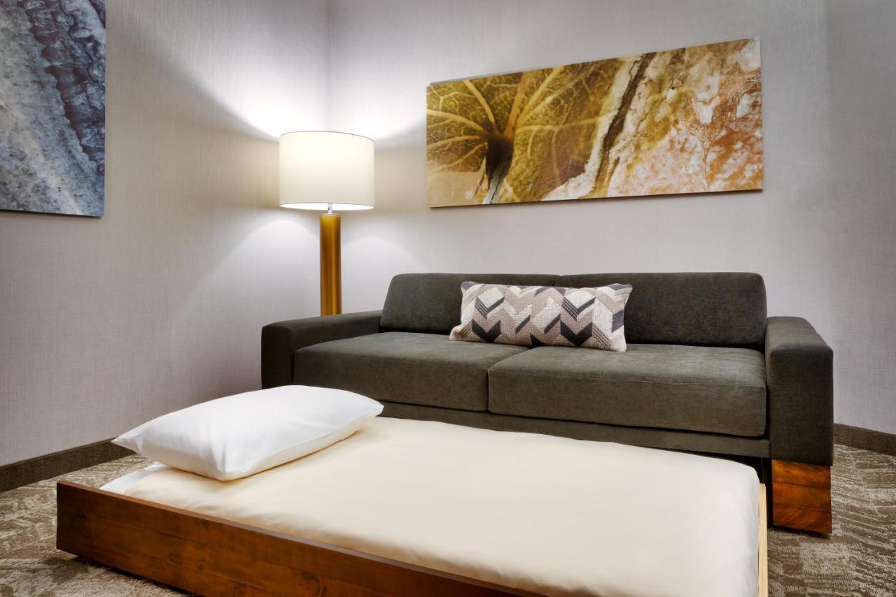 King Suite with Trundle Bed - Hearing Accessible