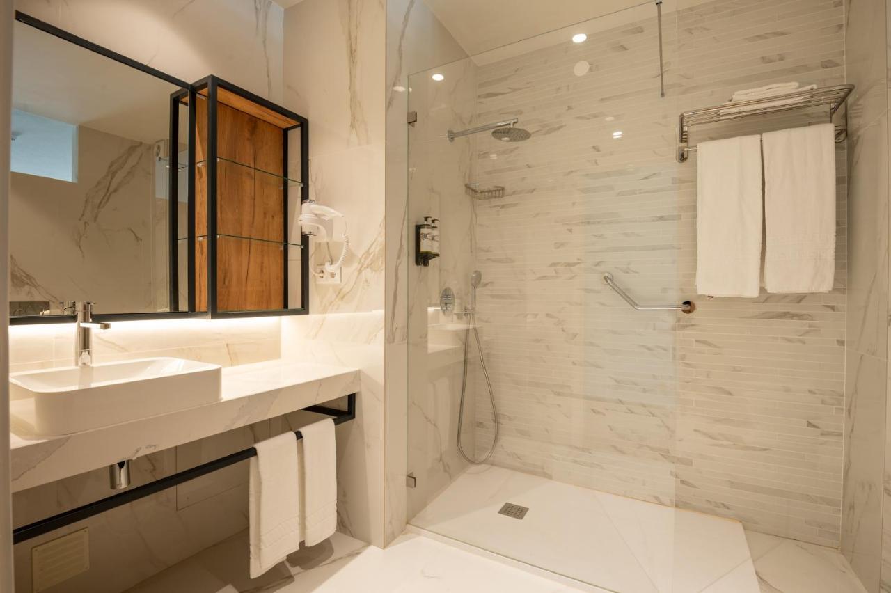 Apartamento com 1 Quarto e Vista Piscina