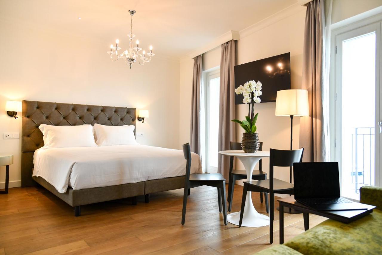 Junior Suite,1595524442:JPEG