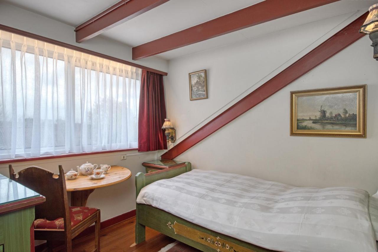 Single Room,917421295:JPEG