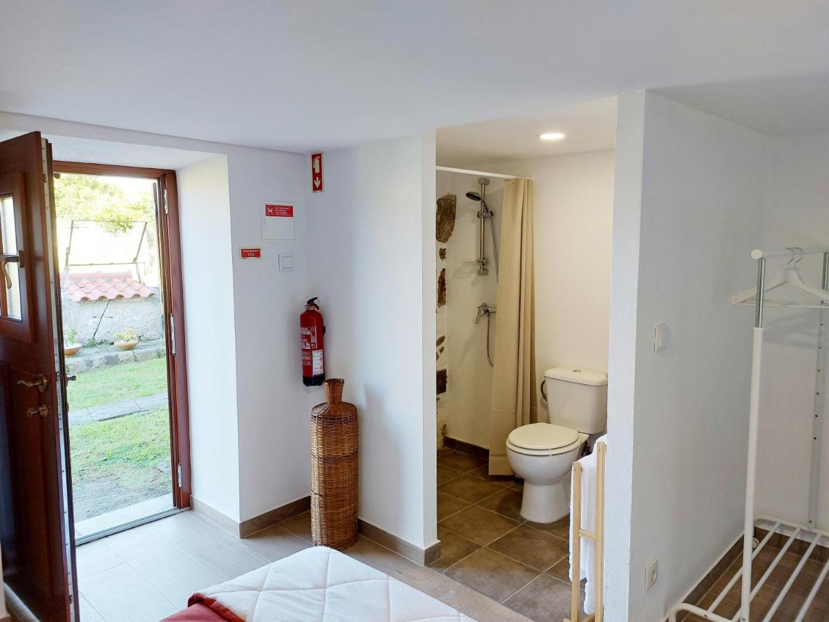 Chambre Lit Queen-Size - Vue sur Piscine