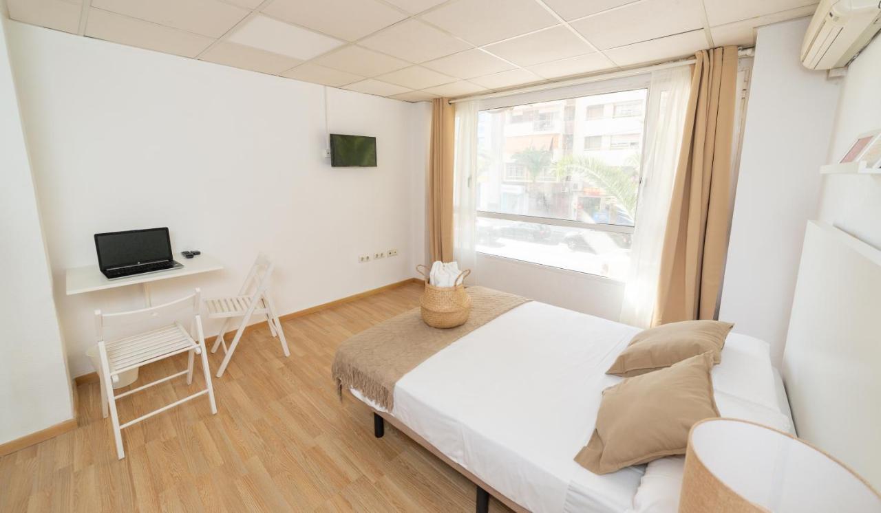 Habitación Doble Exterior con baño compartido