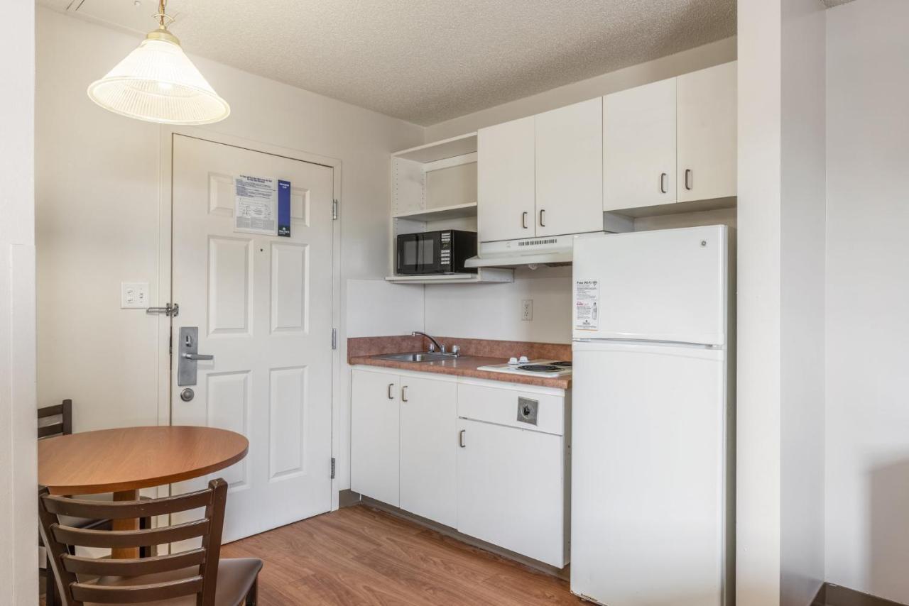 Studio Room with Two Double Beds Disability Access Non-Smoking