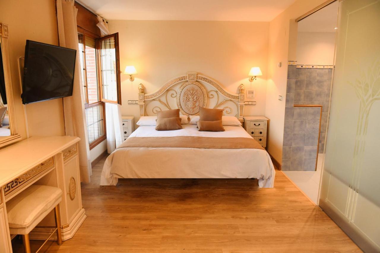Queen Suite with Spa Bath,1676815273:JPEG