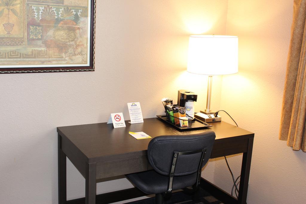 King Room - Non-Smoking