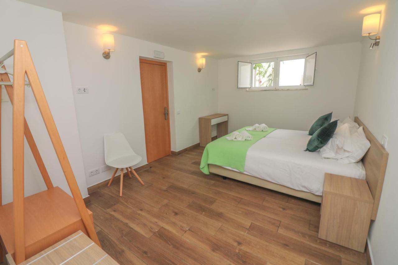 Small Twin Room,1369507157:JPEG