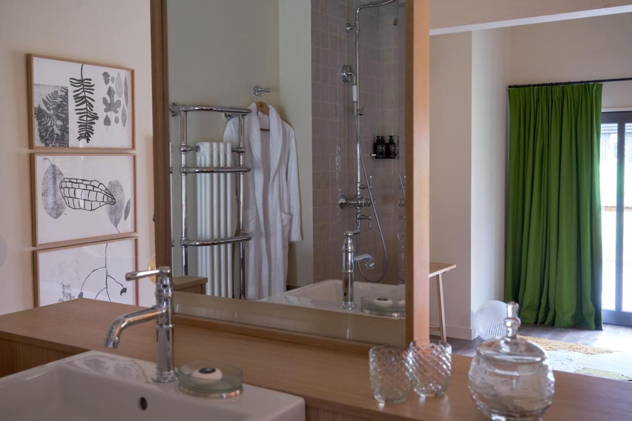 Suite with Hot Tub,1259179381:JPEG