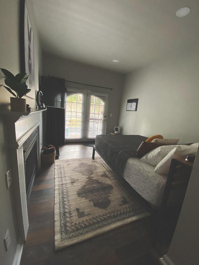 Deluxe Queen Studio