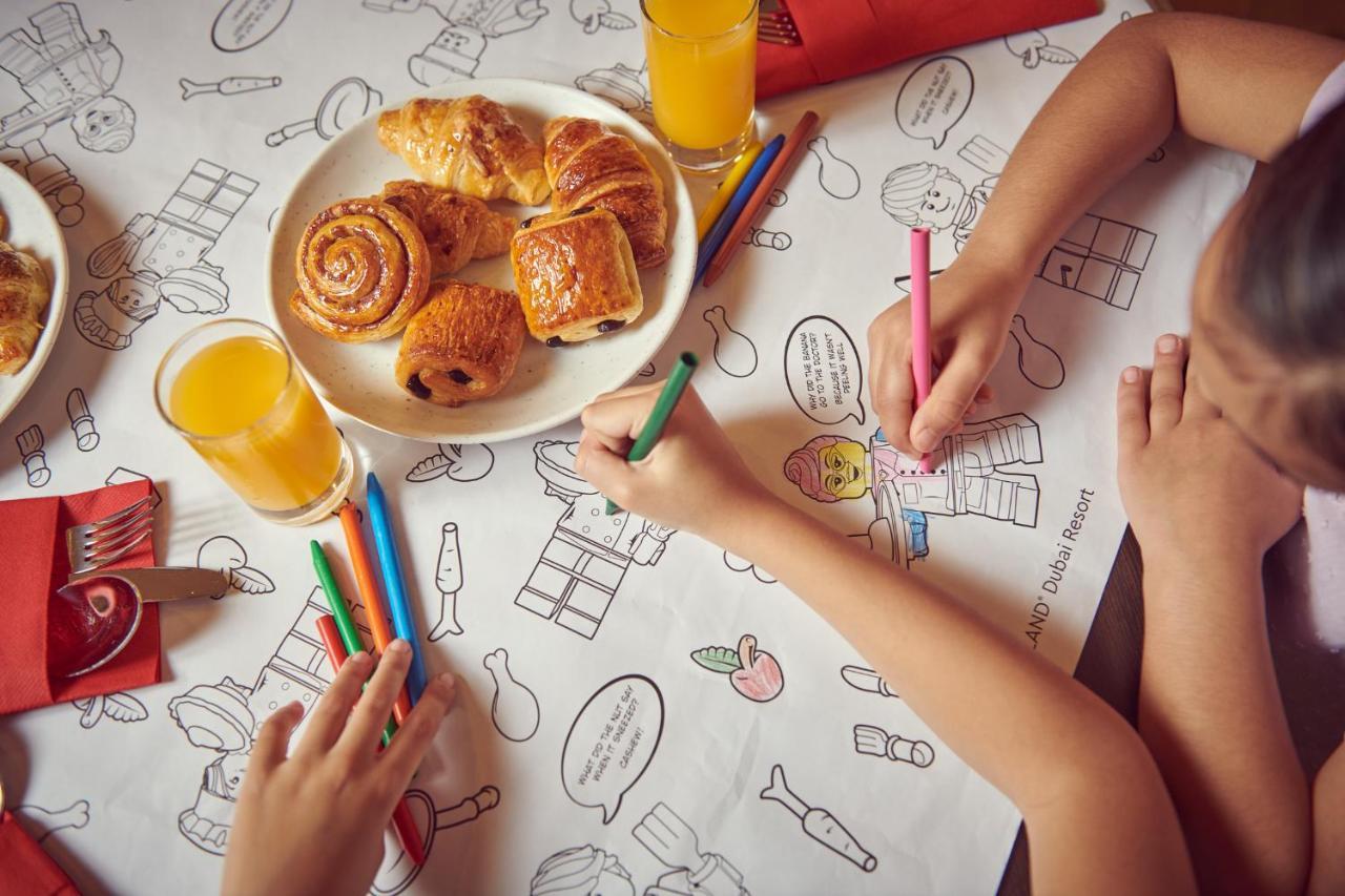 Kamer met volledig NINJAGO-thema, gratis toegang tot het park, ontbijt, creatieve workshops, speurtocht op de kamer en kinderactiviteiten