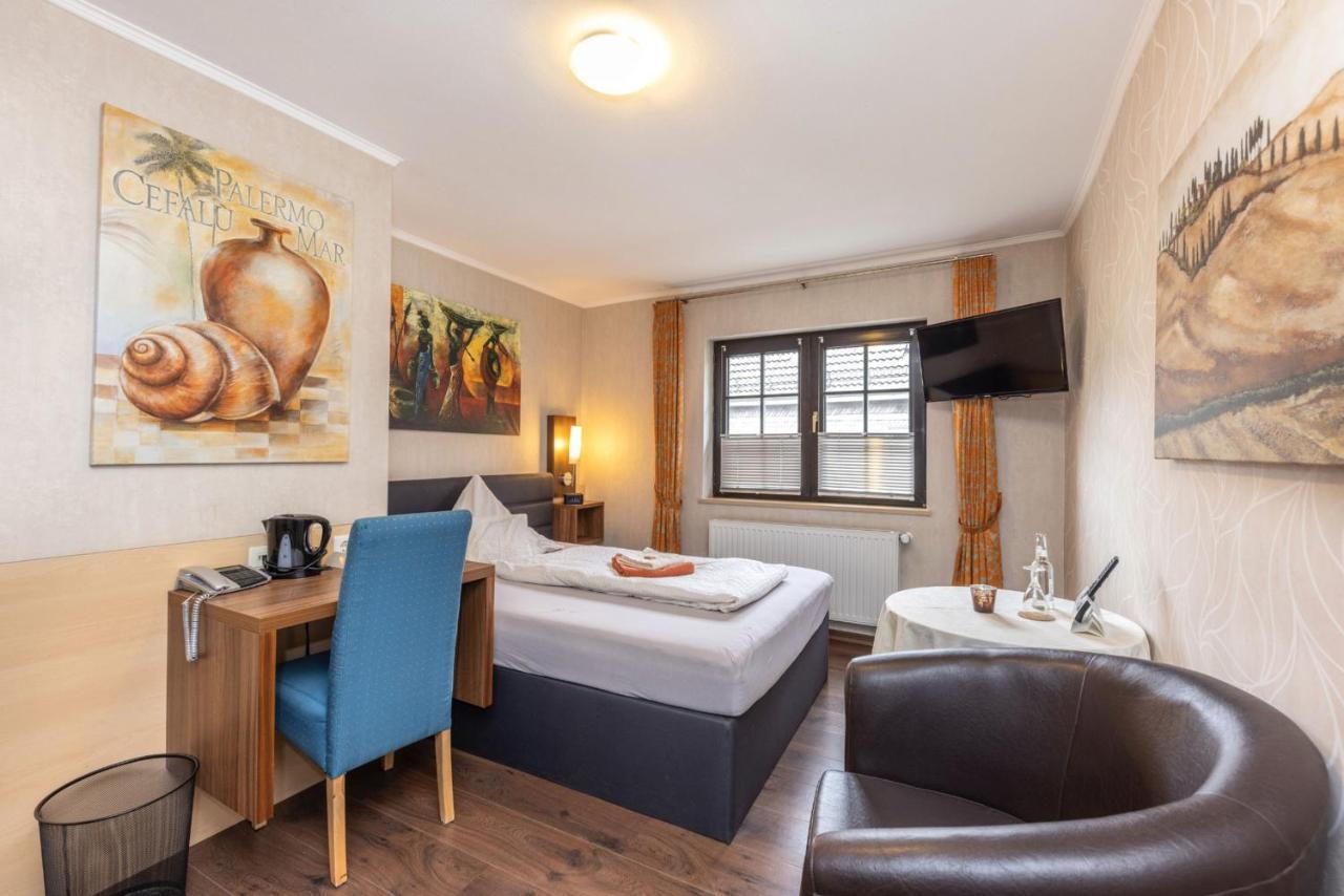 Deluxe Single Room,1263515530:JPEG
