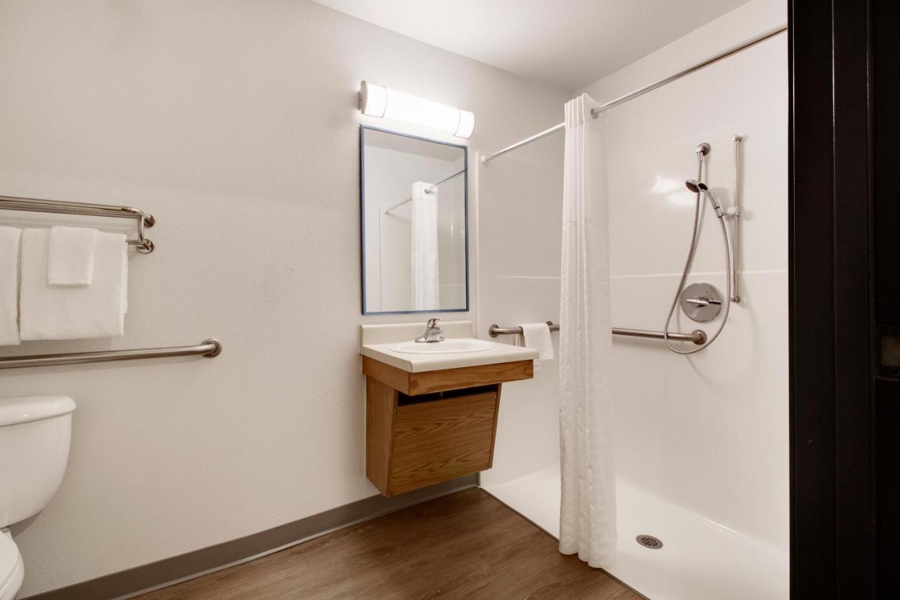 Queen Suite - Accessible/Non-Smoking