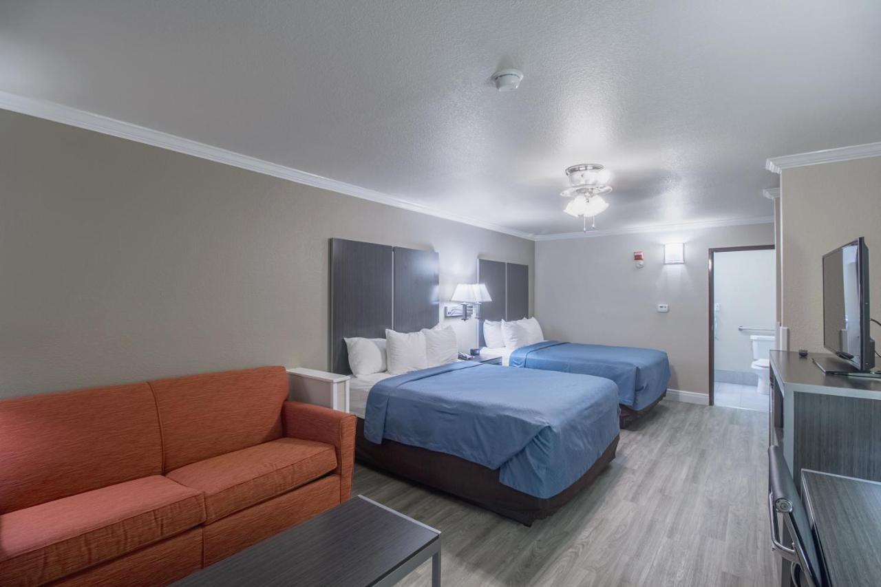 Queen Room with Two Queen Beds - Accessible/Non-Smoking