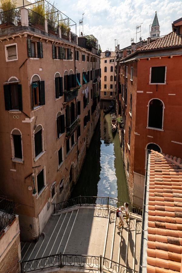 Suite com Vista Canal