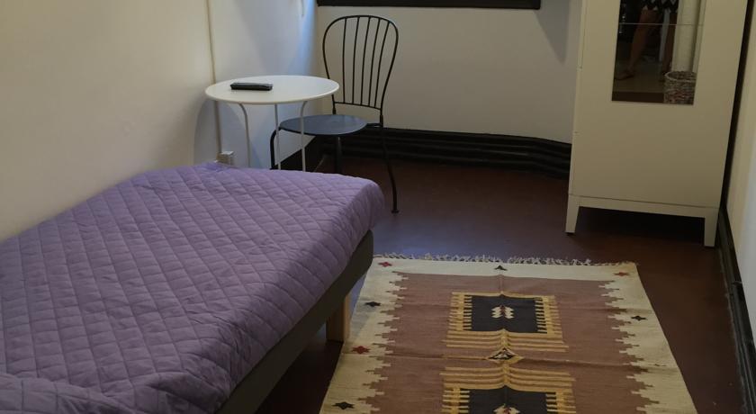 Camera Singola con Bagno in Comune