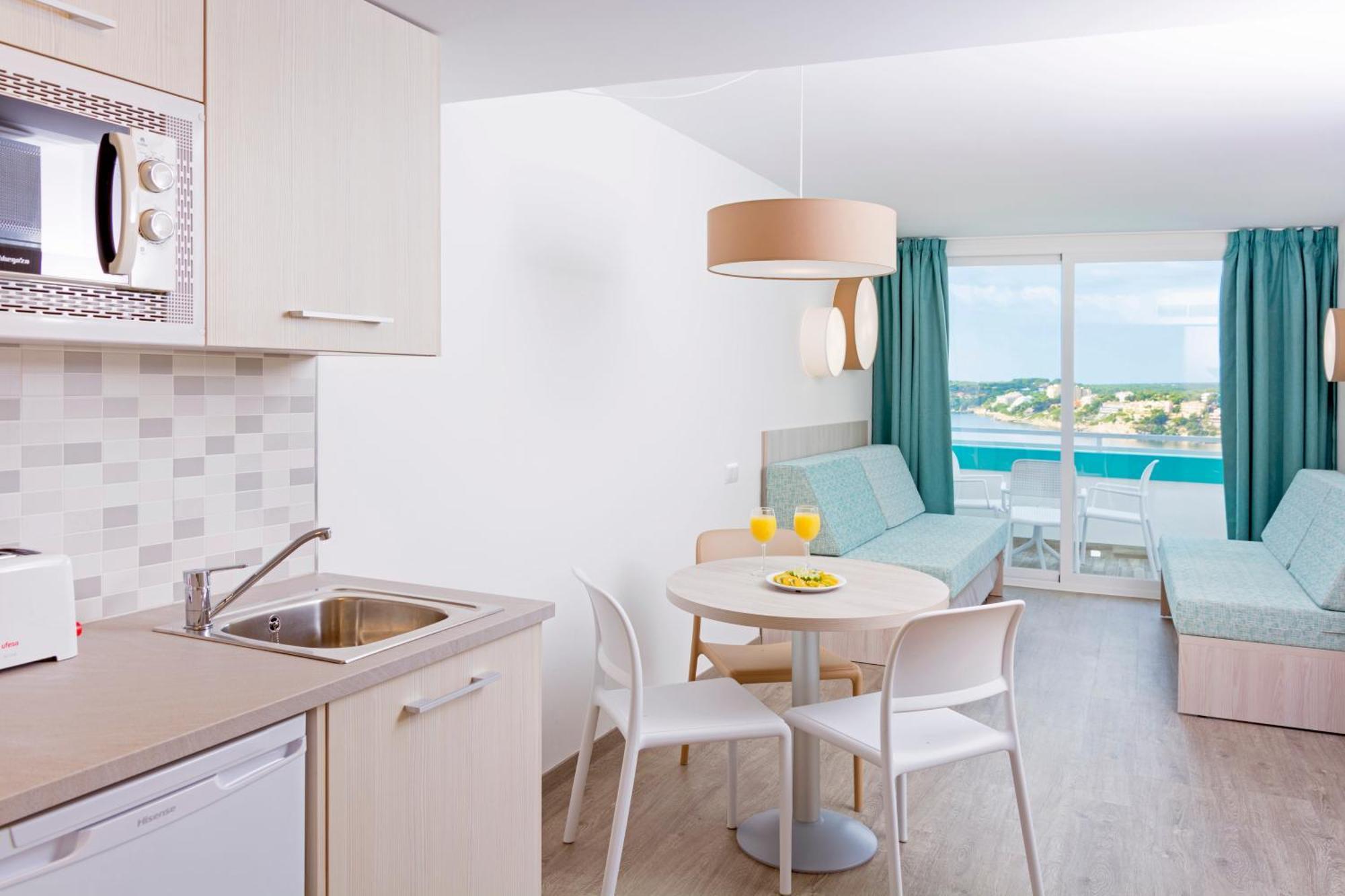 Estudio con vistas al mar