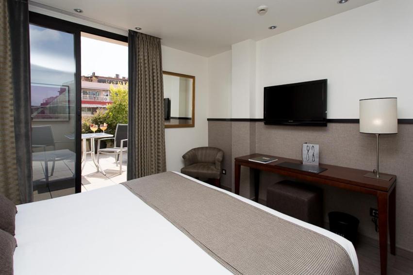 Premium Double or Twin Room with Terrace