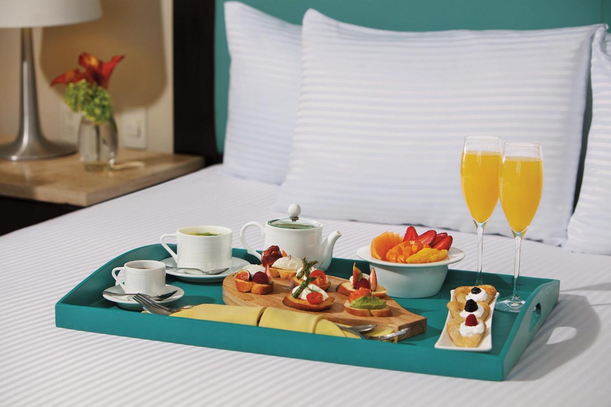 Junior Suite with Tropical View Two Double Beds