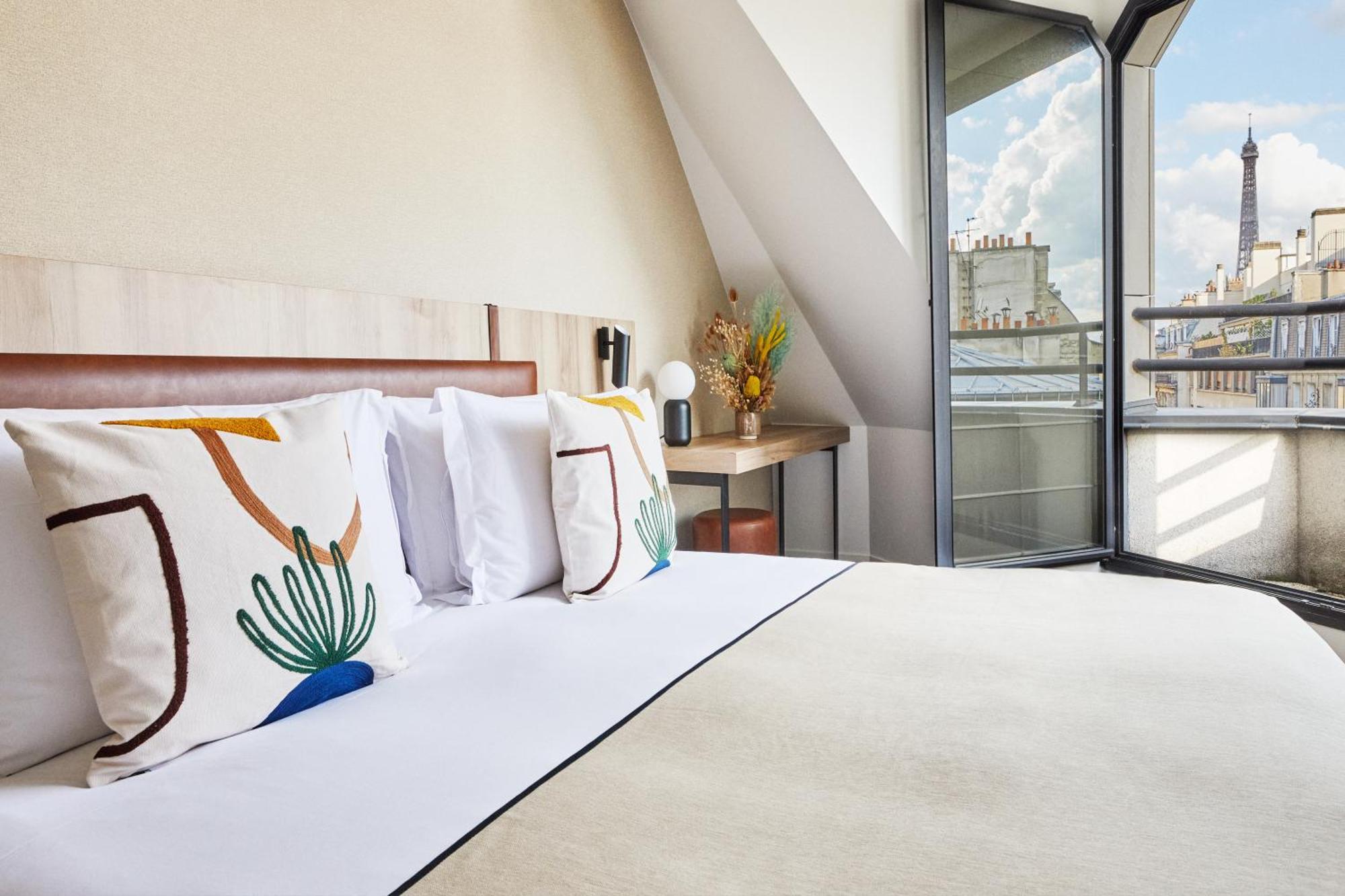 Chambre Supérieure avec Balcon - Vue sur Tour Eiffel