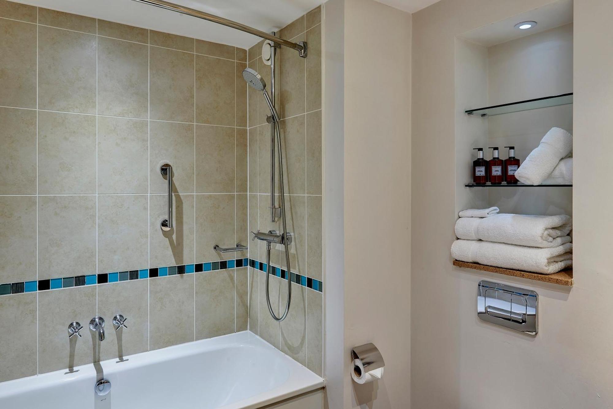 Suíte de 1 Quarto com Cama King-size e Sofá-cama