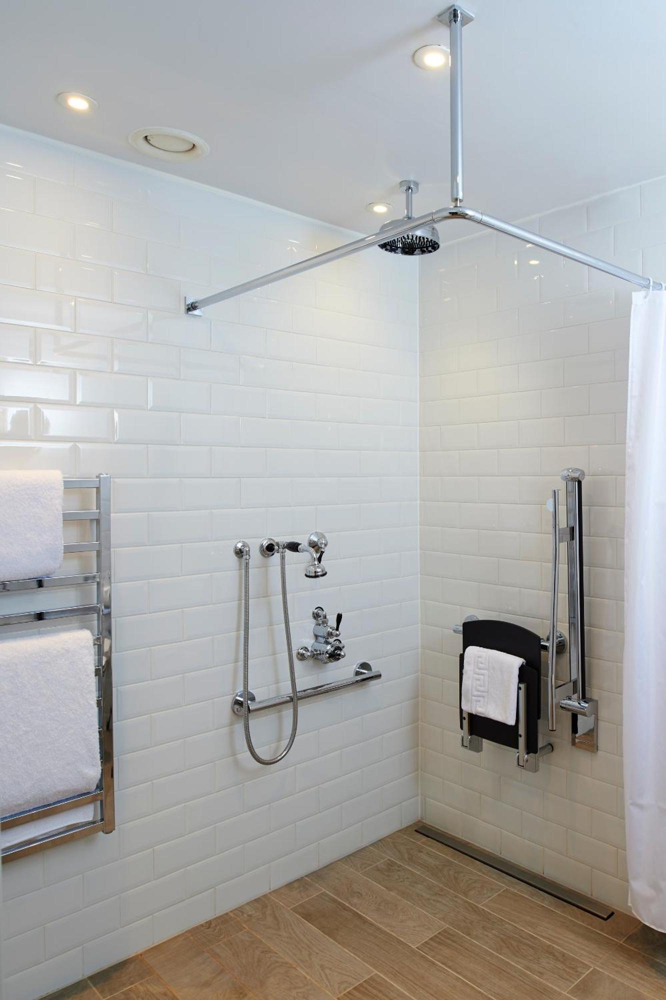 Doppelzimmer - barrierefrei mit rollstuhlgerechter Dusche