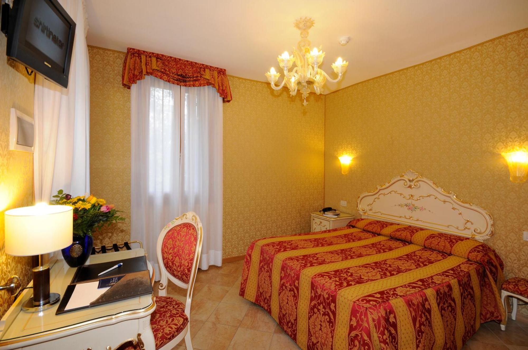 Deluxe Double or Twin Room Balcony,1274526343:JPEG