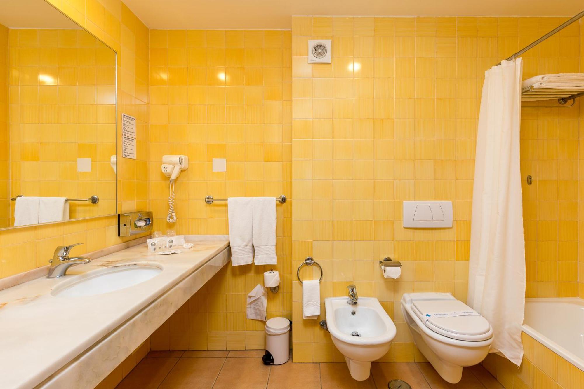 One-Bedroom Apartment with Partial Sea View,1274579185:JPEG
