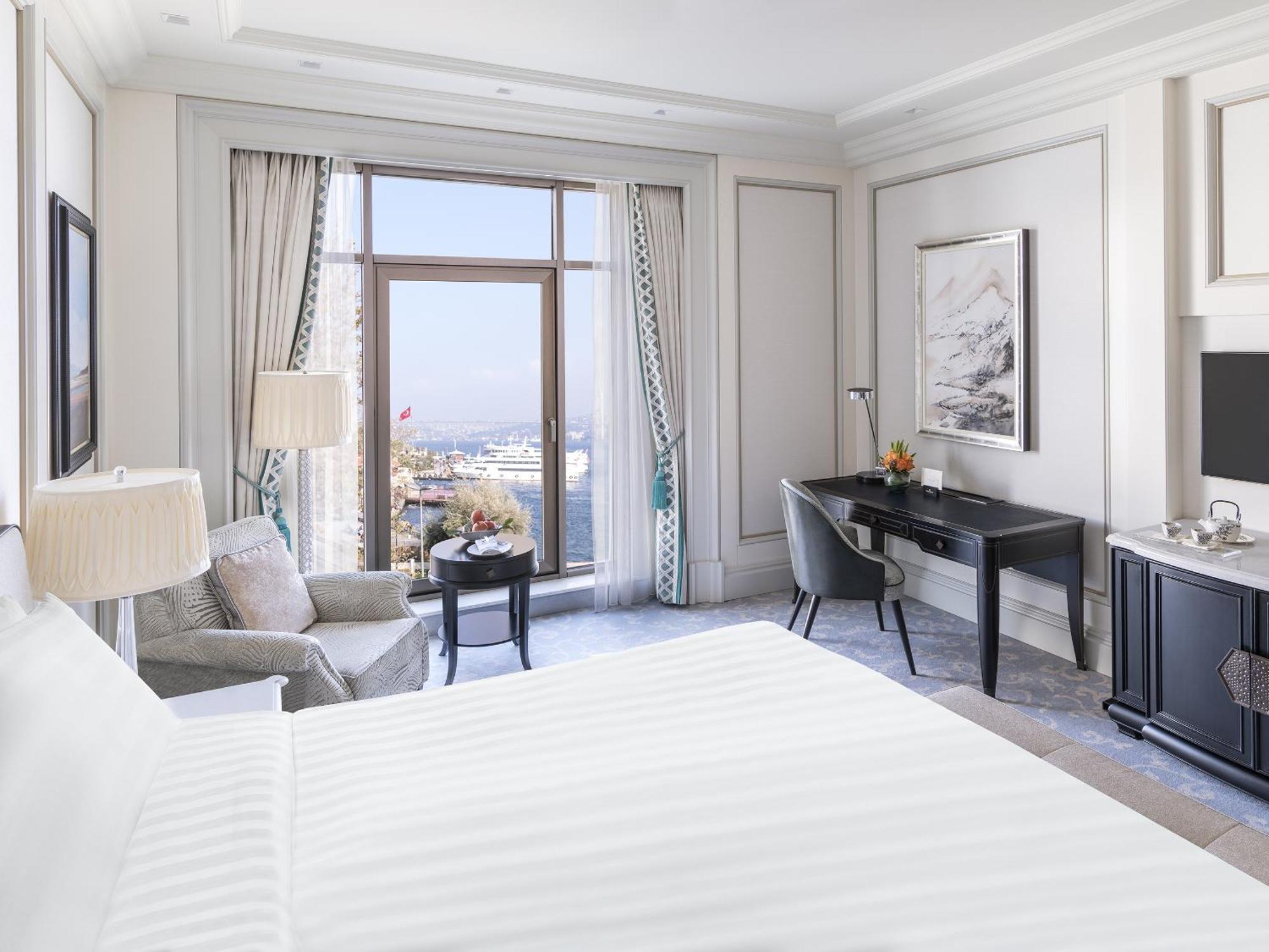 Deluxe Zimmer mit seitlichem Blick auf den Bosporus