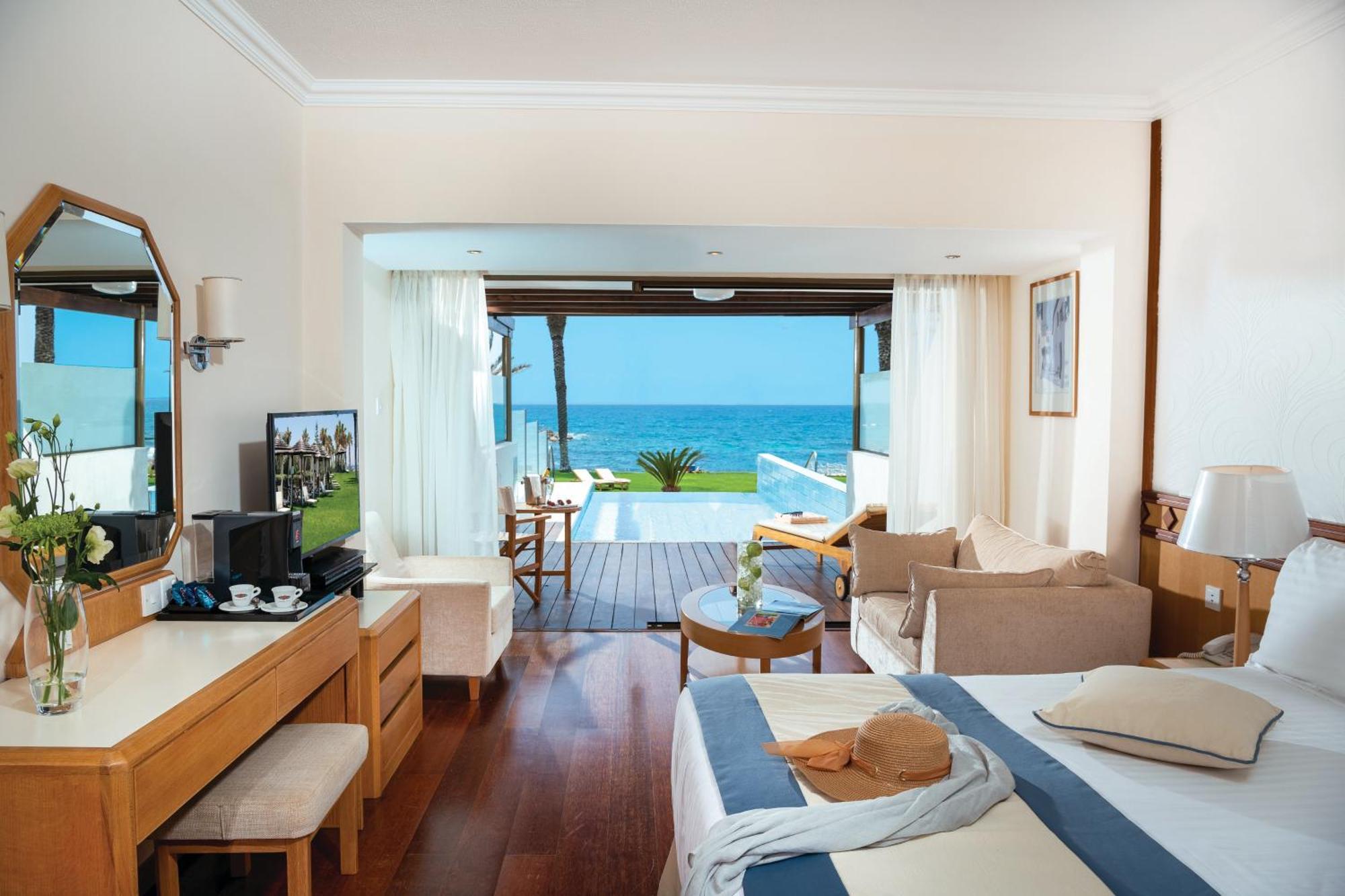 Maisonnette/Duplex Junior Suites met Uitzicht op Zee en een Eigen Zwembad