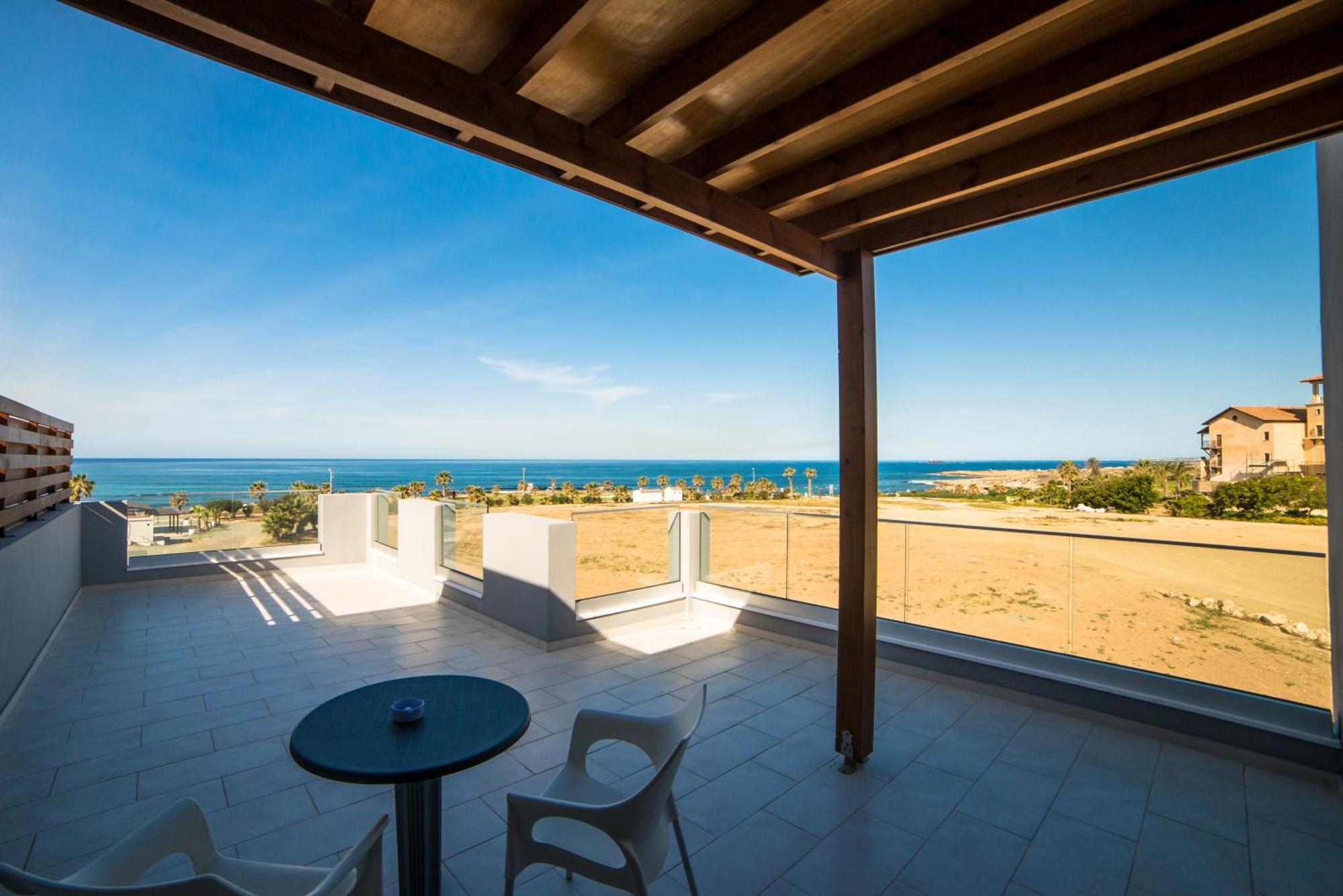 Superior Appartement met 3 Slaapkamers en Panoramisch Uitzicht op Zee