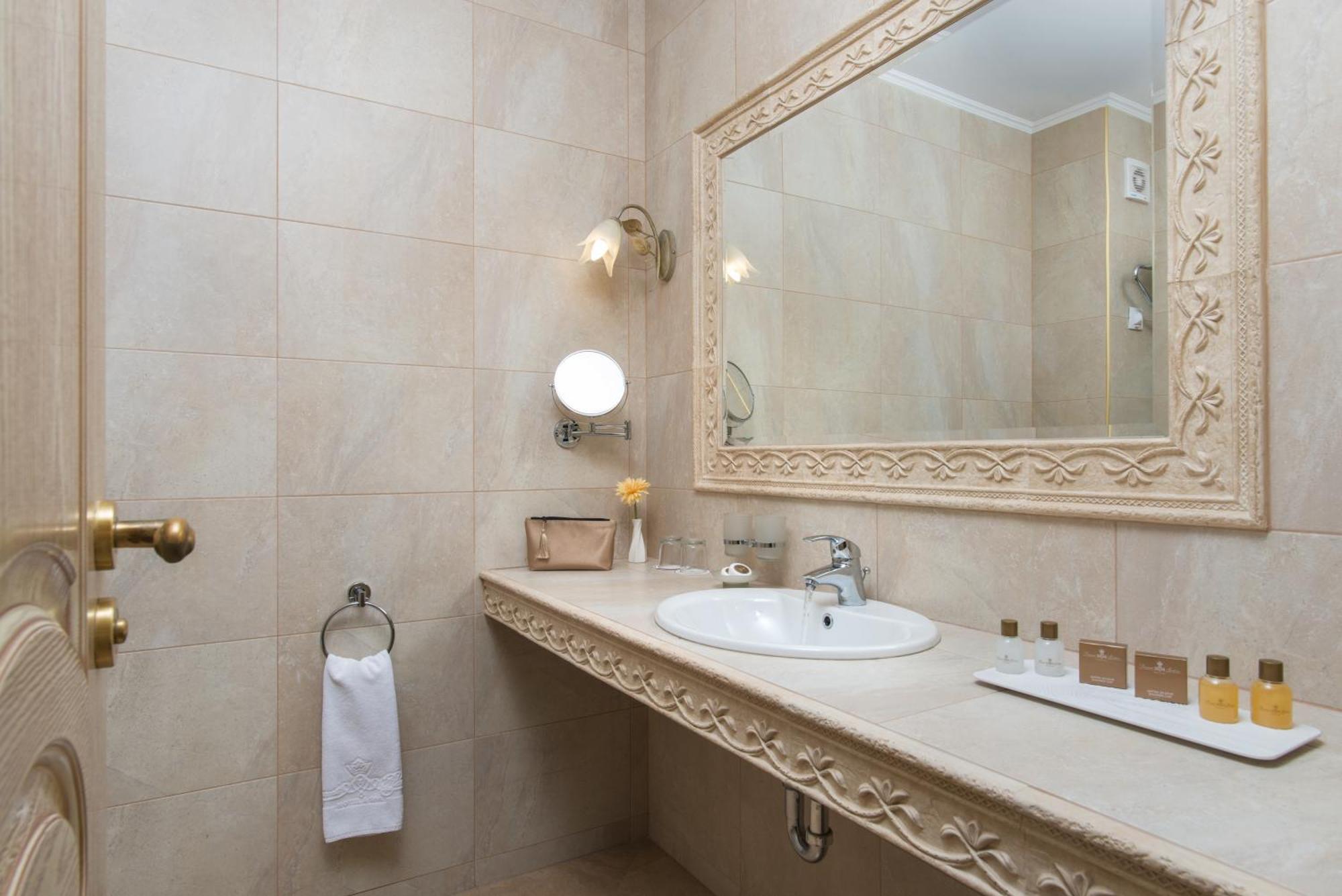 Chambre Double avec Lit d'Appoint