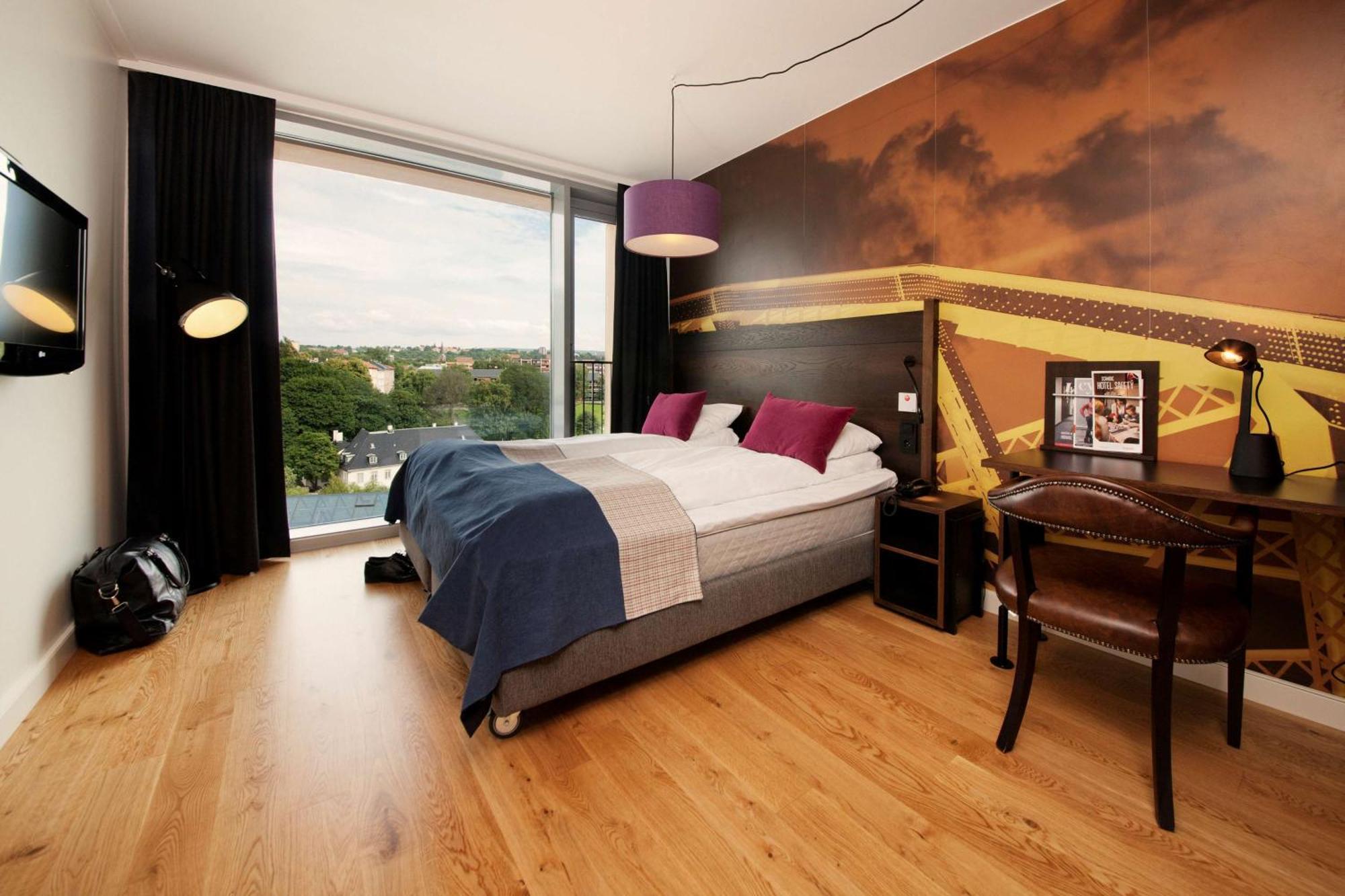 Standard Queen Room