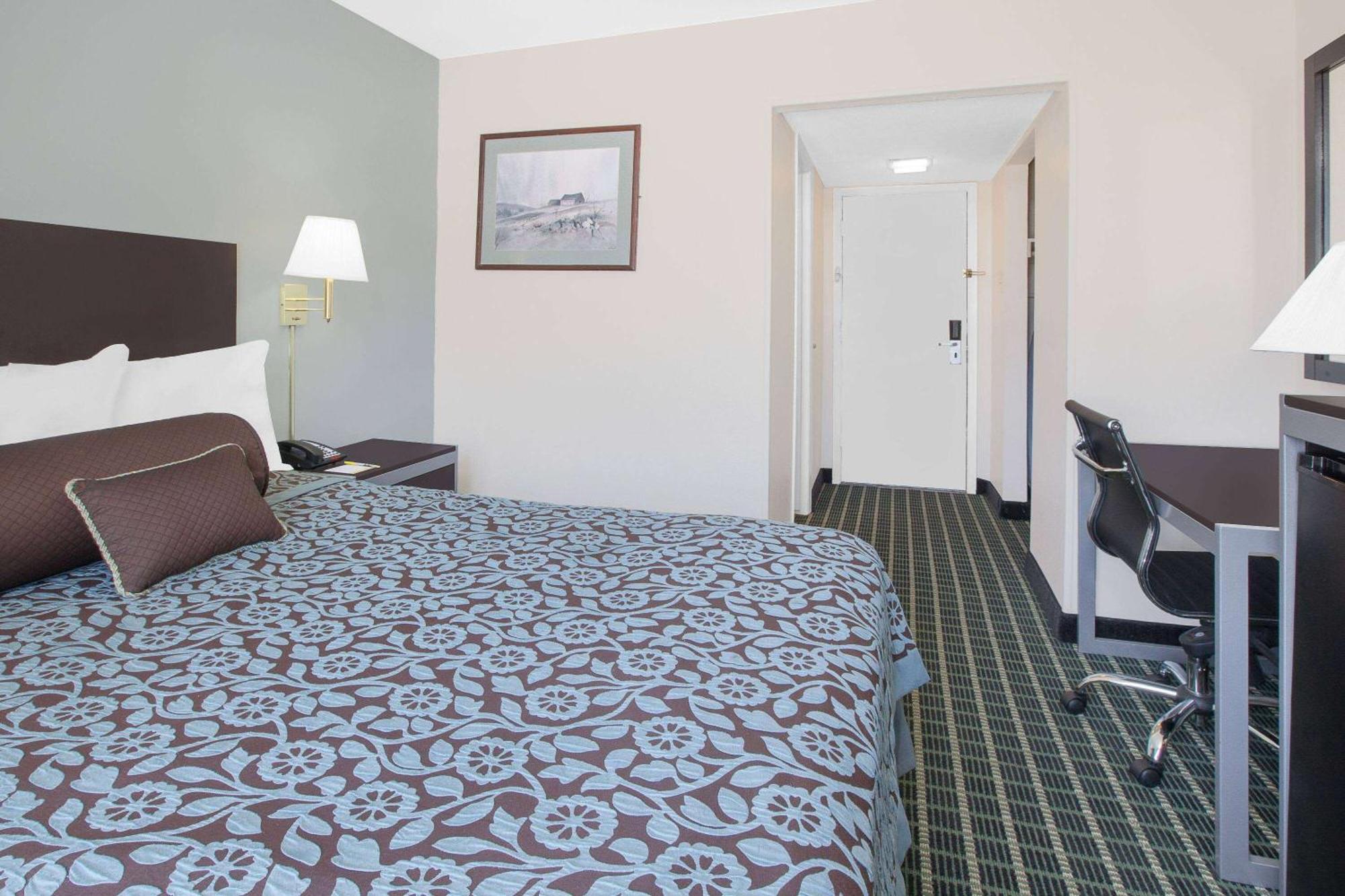 Zimmer mit Queensize-Bett – Raucher