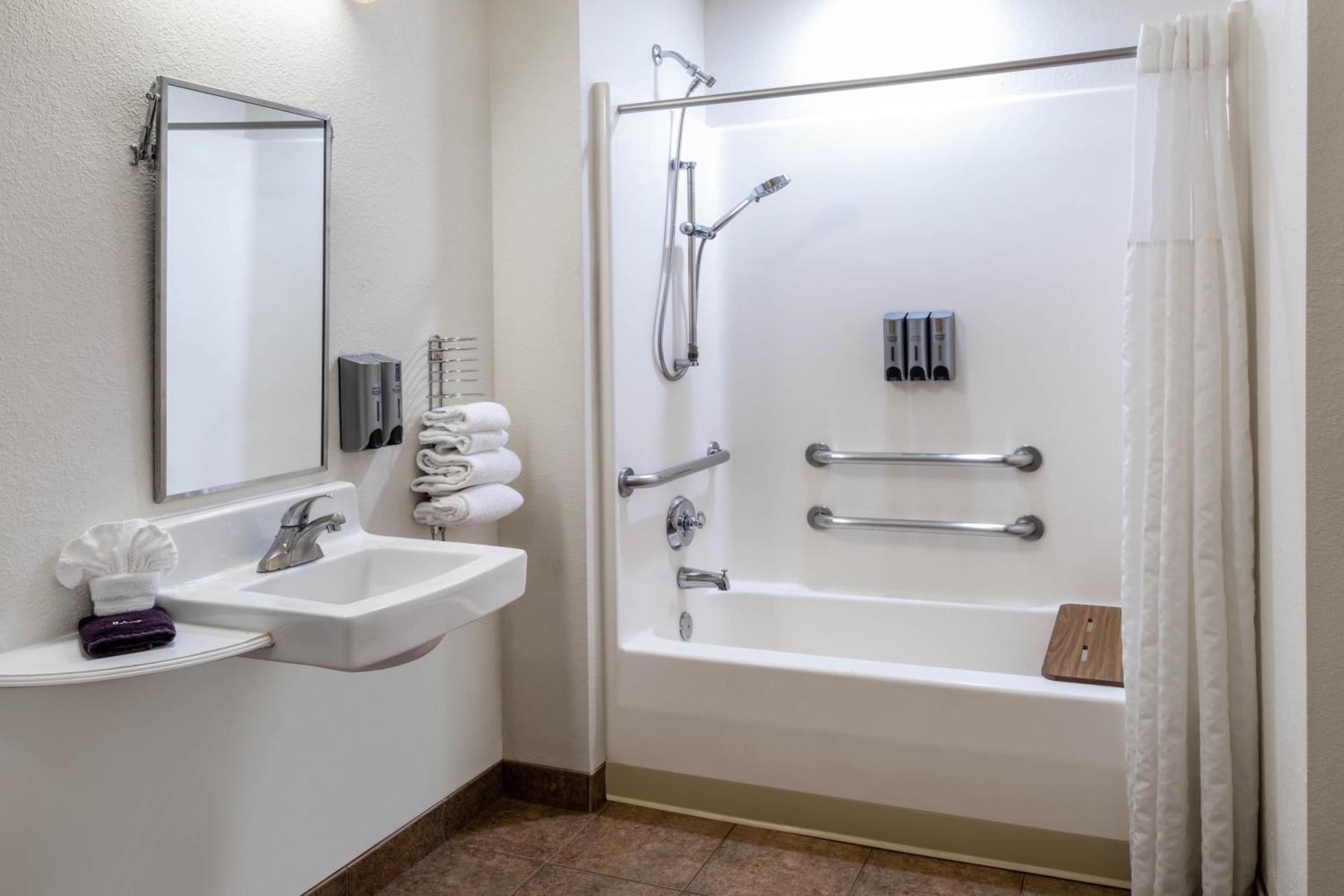 Suite with Two Queen Beds - Mobility Access/Non-Smoking