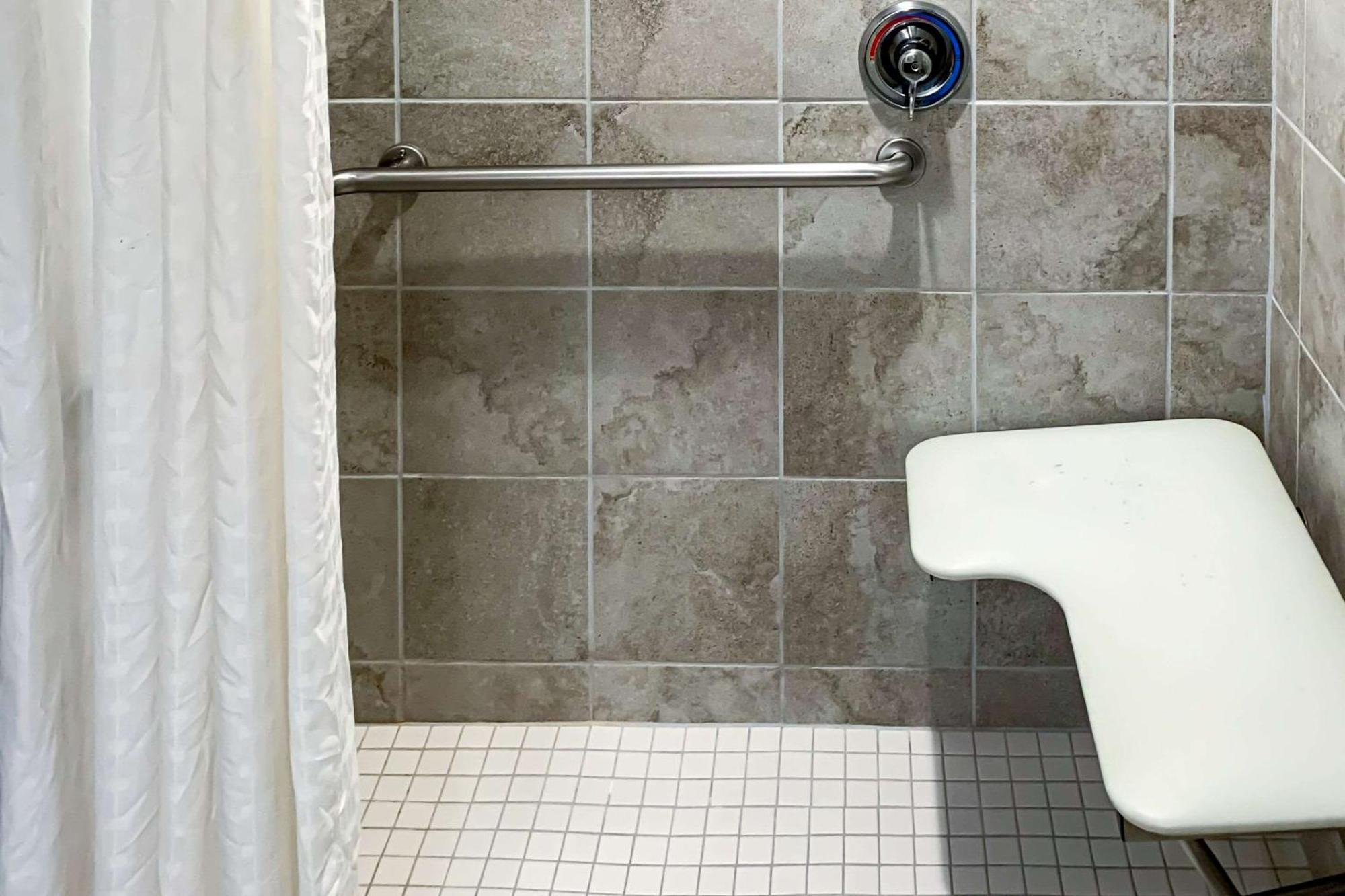 King Room - Accessible/Non-Smoking